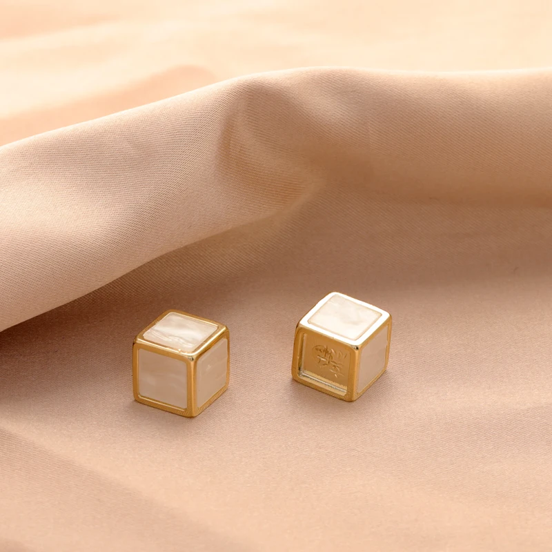 Высококачественные Корейские Модные Медные Серьги-кубики-облака, Индивидуальность, Простые Освежающие Универсальные Женские Ювелирные серьги